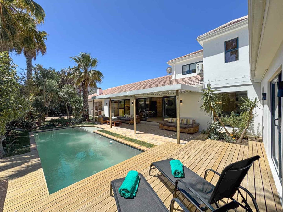 To Let 4 Bedroom Property for Rent in Sunset Beach Western Cape